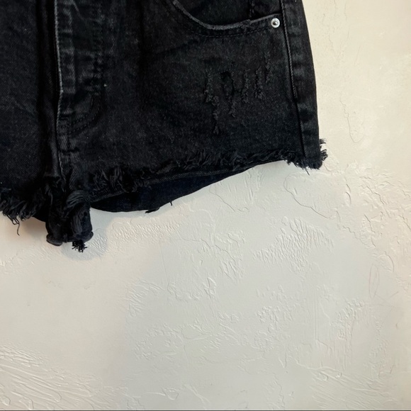 Forever 21 Black Distressed Raw Hem Denim Shorts - Picture 4 of 9